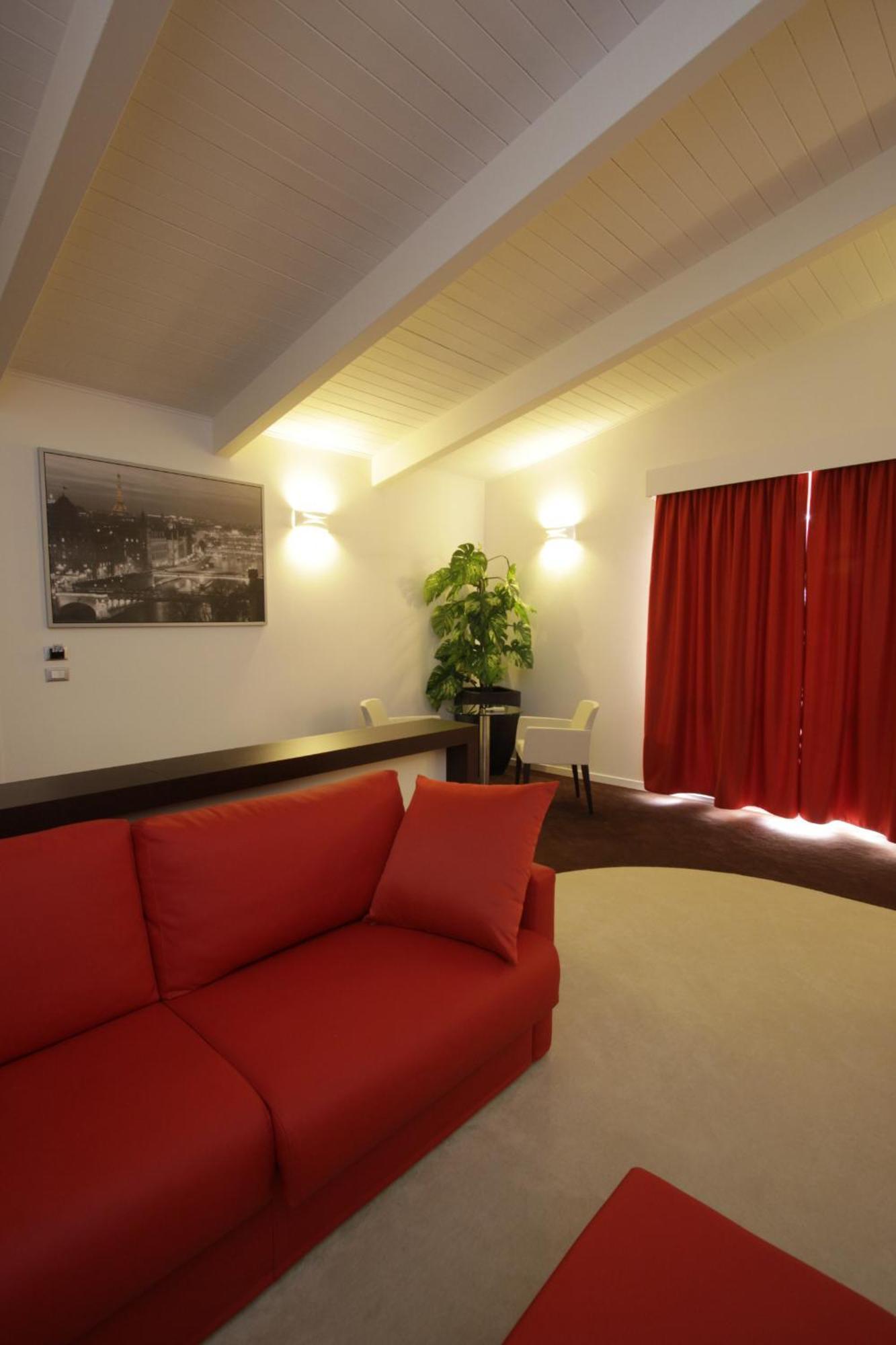Hotel Paradise Airport Forlì Exterior foto